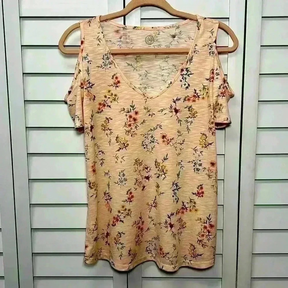 SO Floral Short Sleeve V-Neck Cold Shoulder Tee Size XS Peach - Picture 1 of 8